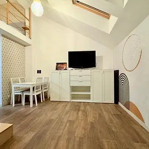  Apartment Caput Mundi
